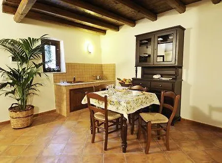Masseria La Chiusa Hotel 3*